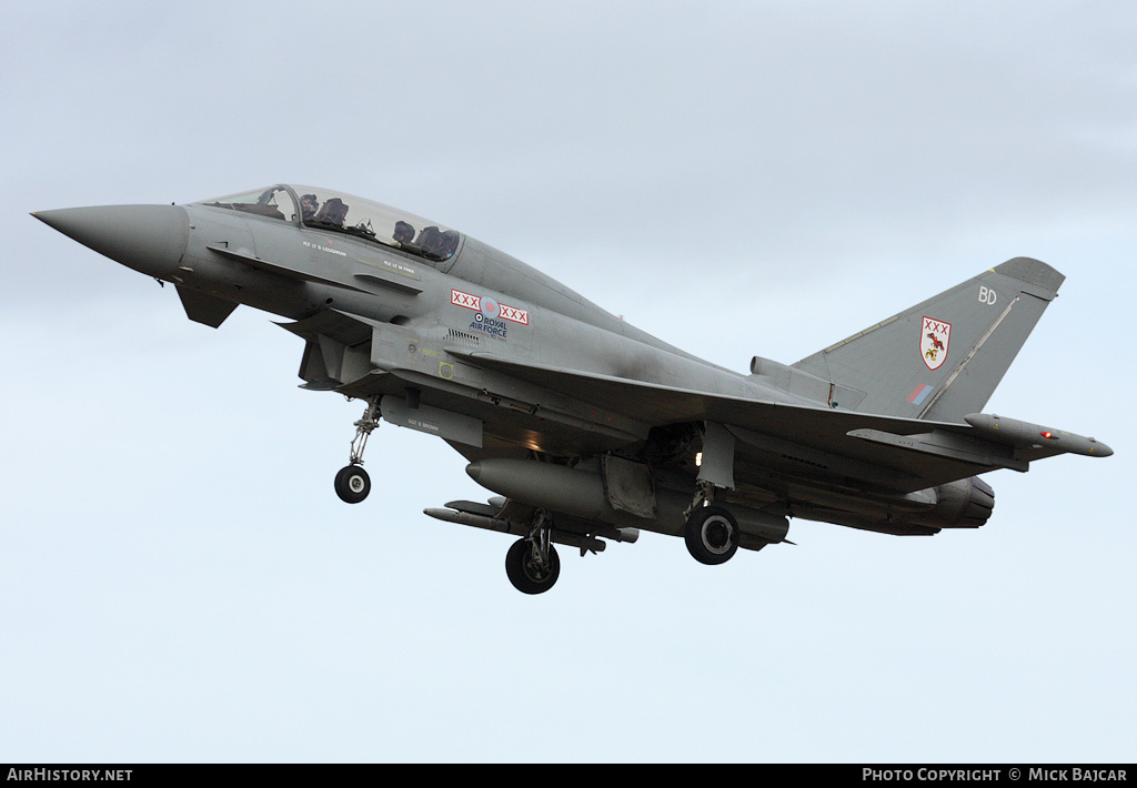 Aircraft Photo of ZJ805 | Eurofighter EF-2000 Typhoon T1 | UK - Air Force | AirHistory.net #22598