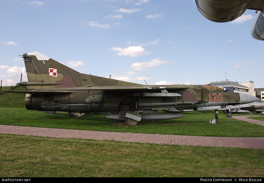 Aircraft Photo of 120 | Mikoyan-Gurevich MiG-23MF | Poland - Air Force | AirHistory.net #22902