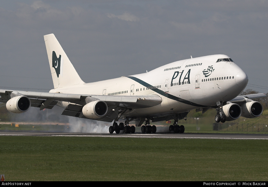 Aircraft Photo of AP-BFX | Boeing 747-367 | Pakistan International Airlines - PIA | AirHistory.net #23013