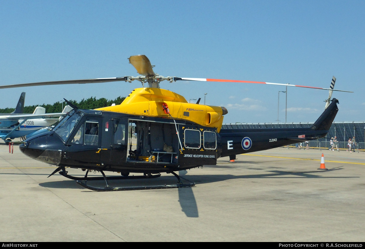 Aircraft Photo of ZJ242 | Bell 412EP Griffin HT1 | UK - Air Force | AirHistory.net #23313