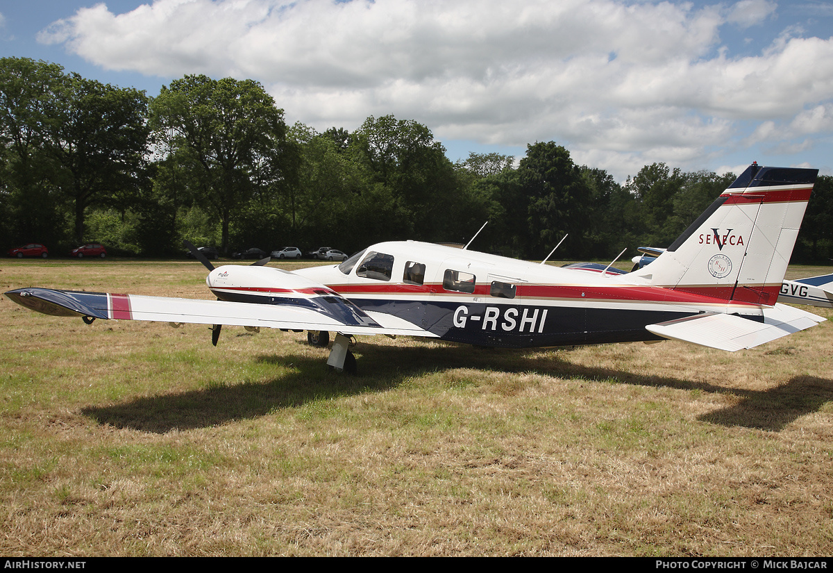 Aircraft Photo of G-RSHI | Piper PA-34-220T Seneca V | AirHistory.net #23321