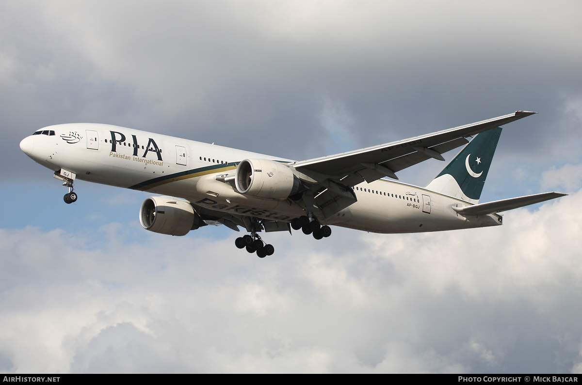 Aircraft Photo of AP-BGJ | Boeing 777-240/ER | Pakistan International Airlines - PIA | AirHistory.net #23325
