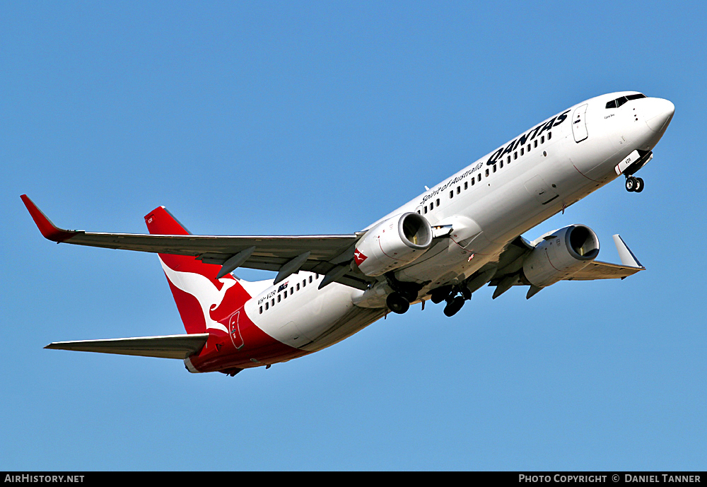 Aircraft Photo of VH-VZR | Boeing 737-838 | Qantas | AirHistory.net #23498
