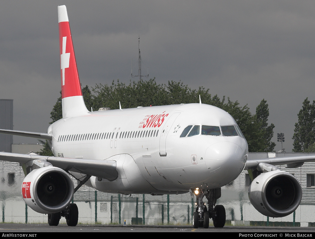 Aircraft Photo of HB-IJN | Airbus A320-214 | Swiss International Air Lines | AirHistory.net #23766