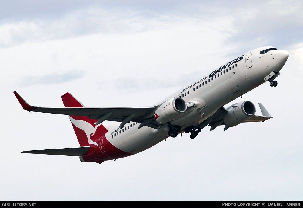 Aircraft Photo of VH-XZF | Boeing 737-838 | Qantas | AirHistory.net #23985