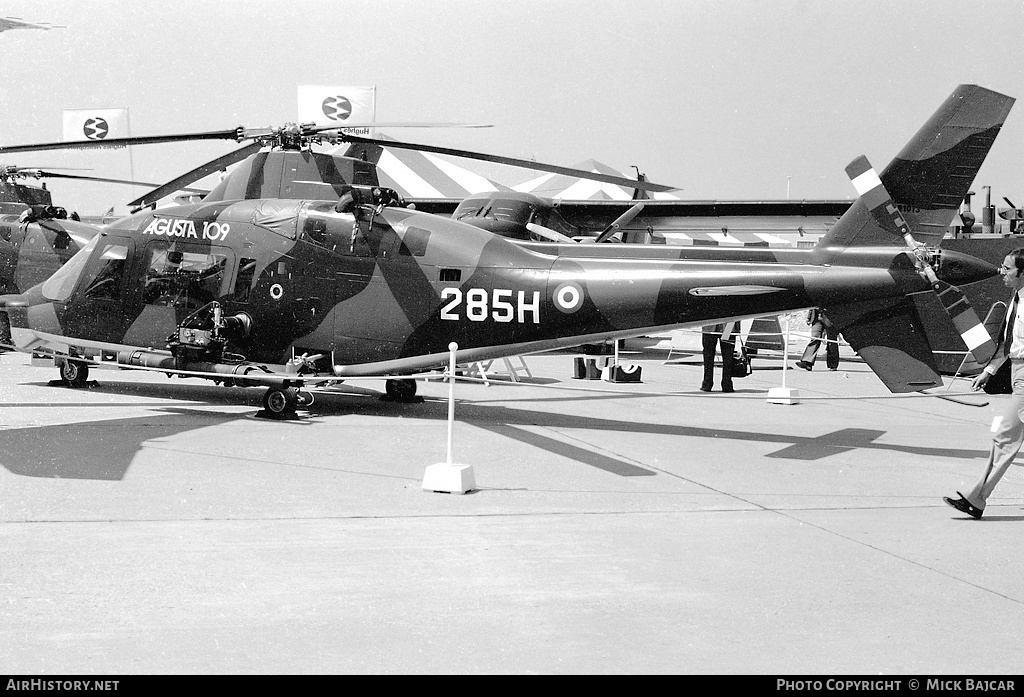 Aircraft Photo of MM81013 | Agusta A-109A | Italy - Army | AirHistory.net #24050