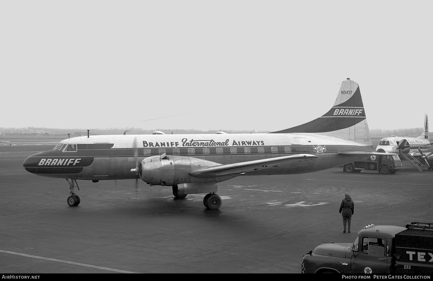 Aircraft Photo of N3437 | Convair 440-0 Metropolitan | Braniff International Airways | AirHistory.net #24115