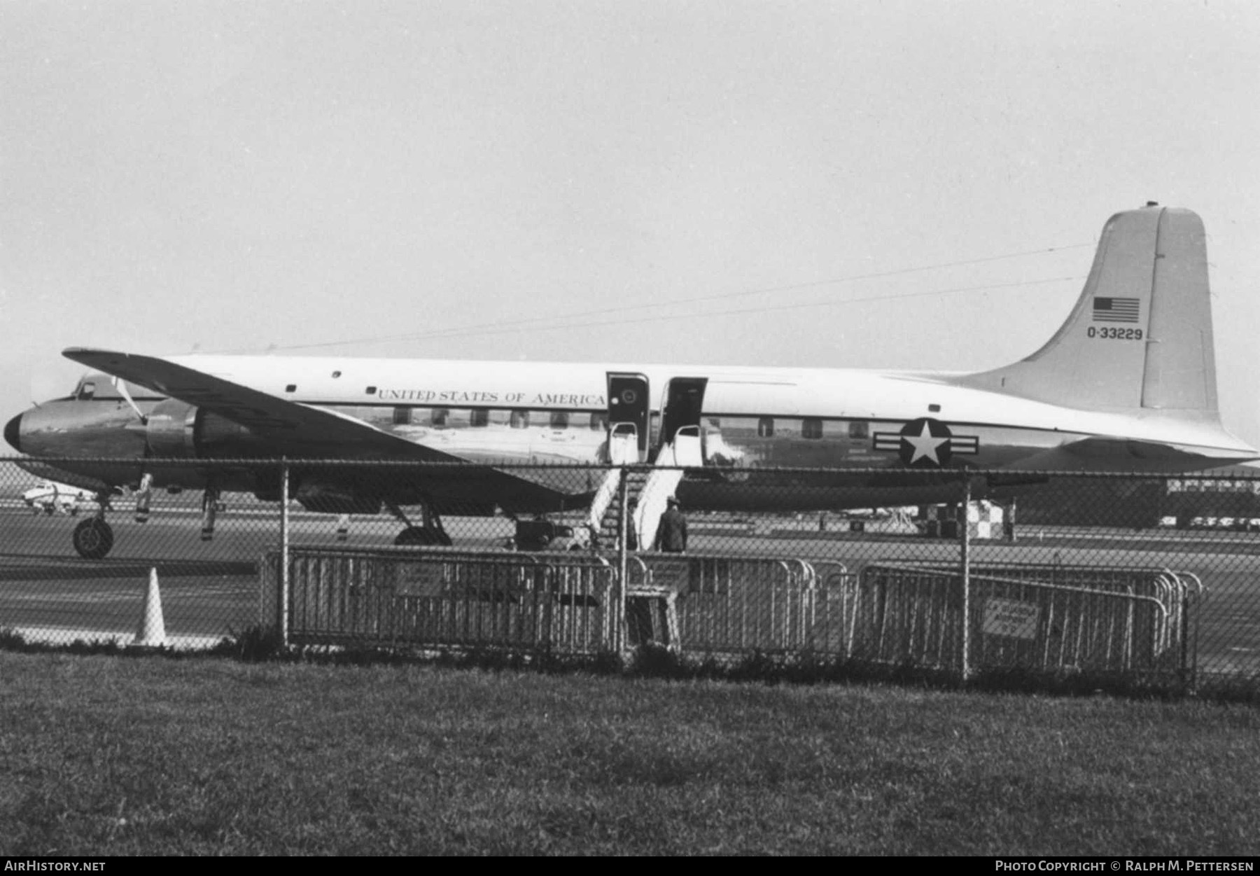 Aircraft Photo of 53-3229 / 0-33229 | Douglas VC-118A Liftmaster | USA - Air Force | AirHistory.net #24795