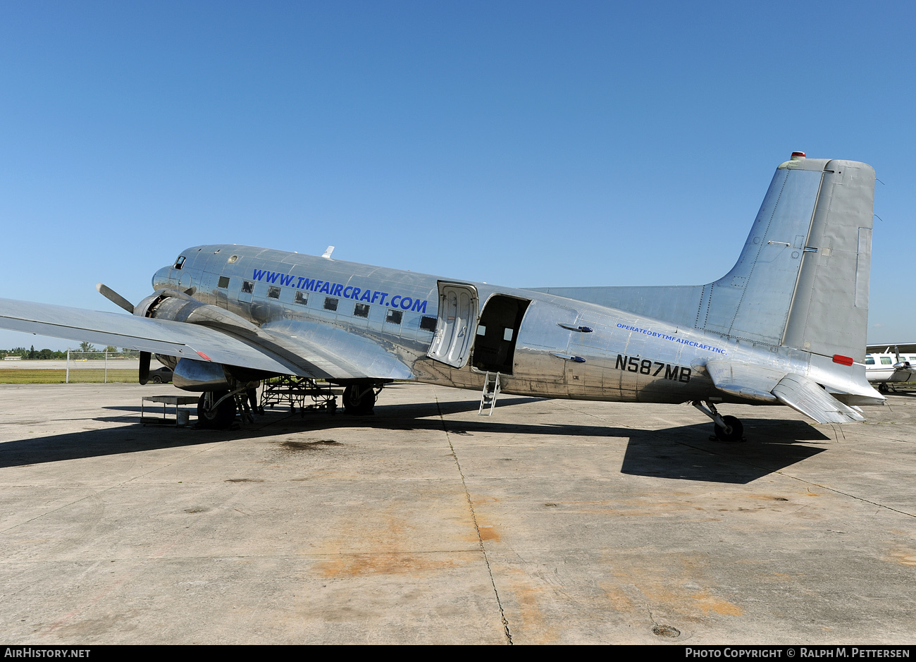 Aircraft Photo of N587MB | Douglas C-117D (DC-3S) | TMF Aircraft | AirHistory.net #24852