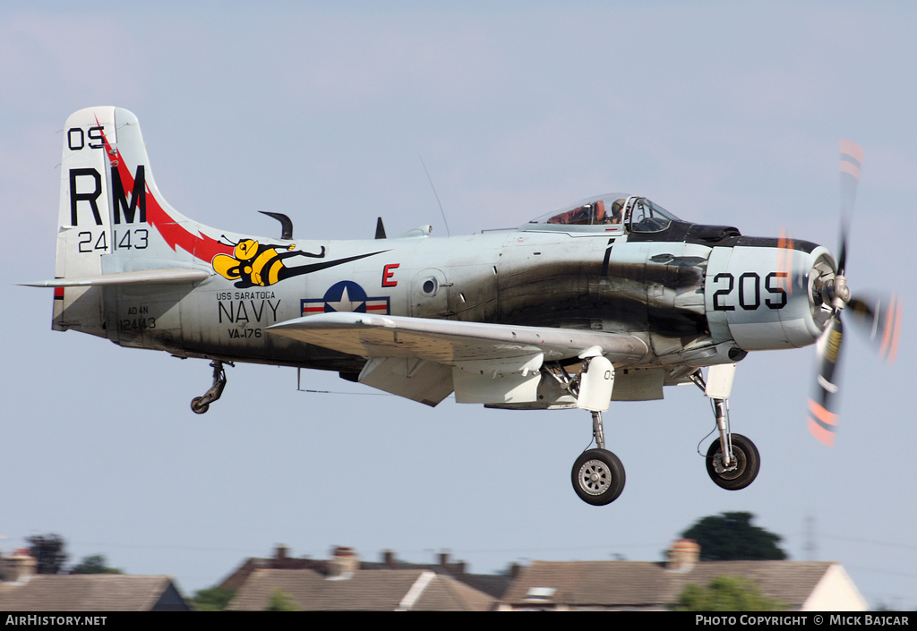 Aircraft Photo of F-AZDP / 124143 | Douglas A-1D Skyraider (AD-4N) | USA - Navy | AirHistory.net #25159