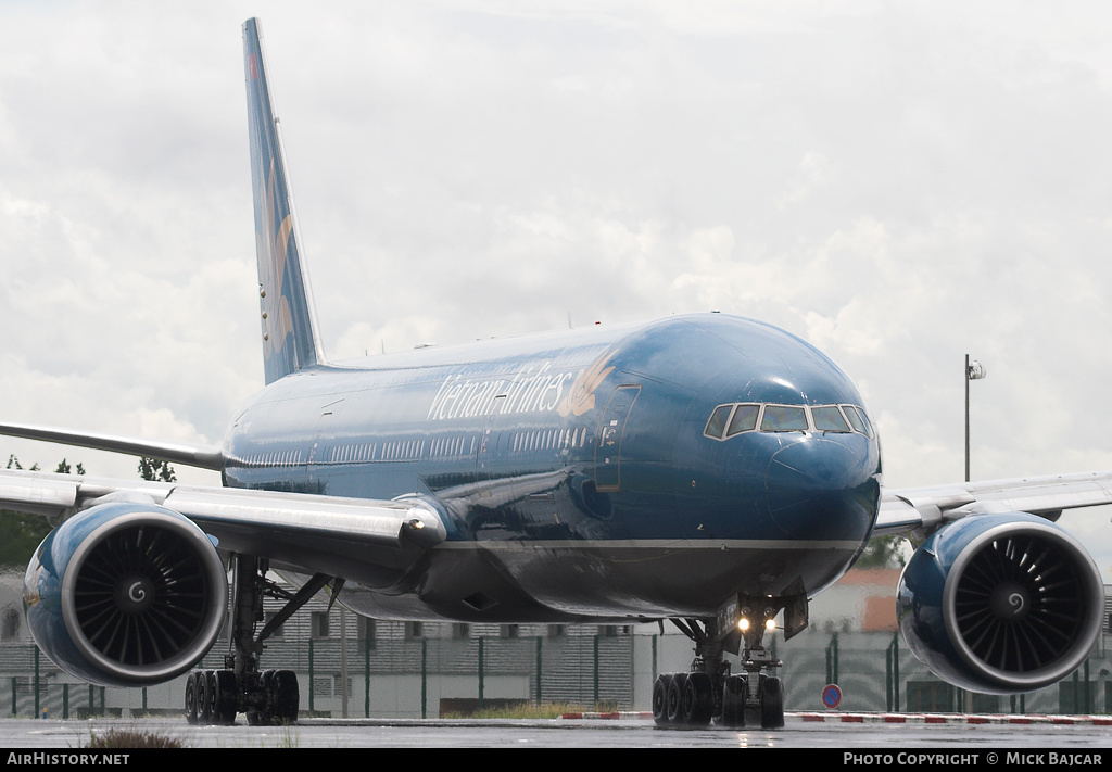 Aircraft Photo of VN-A142 | Boeing 777-2Q8/ER | Vietnam Airlines | AirHistory.net #25230