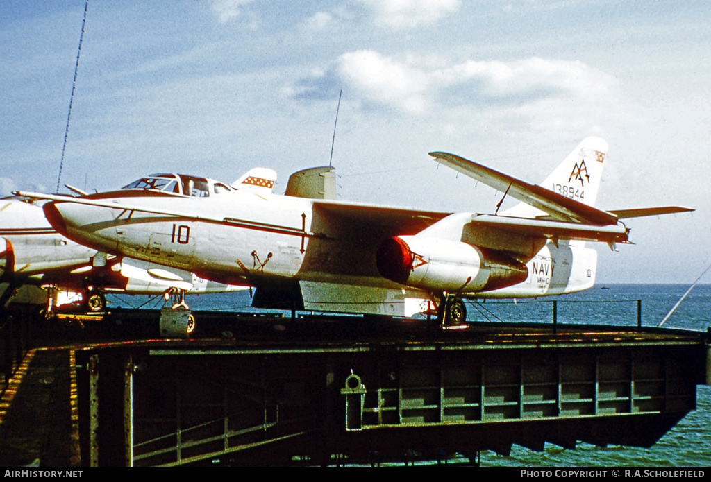 Aircraft Photo of 138944 | Douglas KA-3B Skywarrior | USA - Navy | AirHistory.net #25402