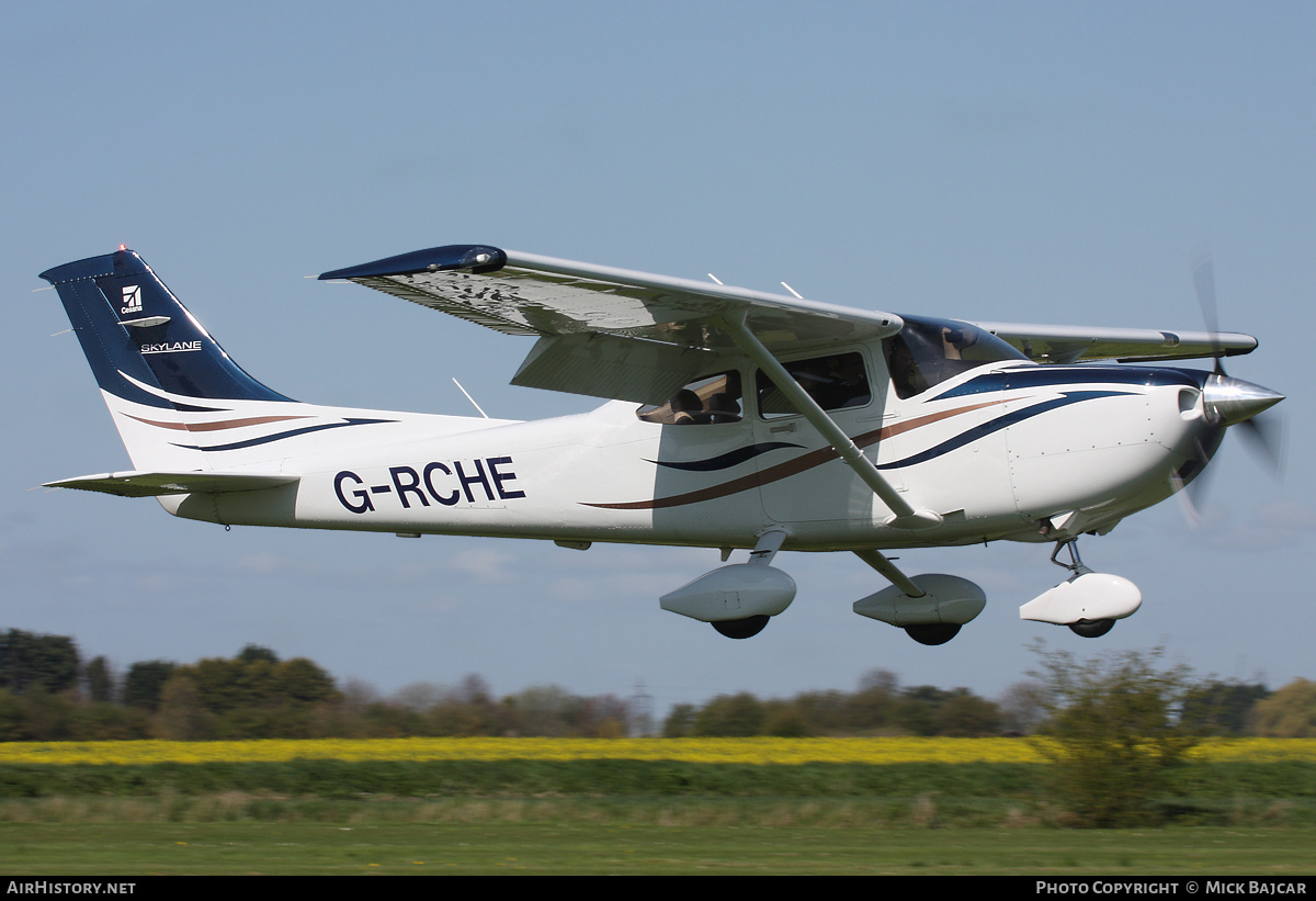 Aircraft Photo of G-RCHE | Cessna 182T Skylane | AirHistory.net #25672