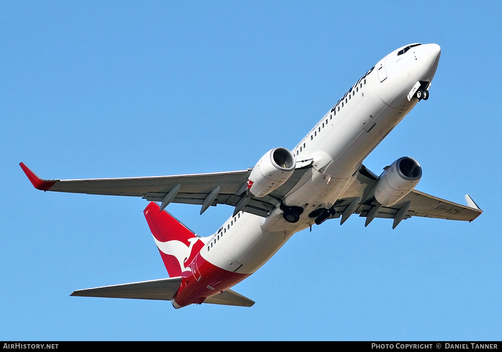 Aircraft Photo of VH-VZM | Boeing 737-838 | Qantas | AirHistory.net #26183