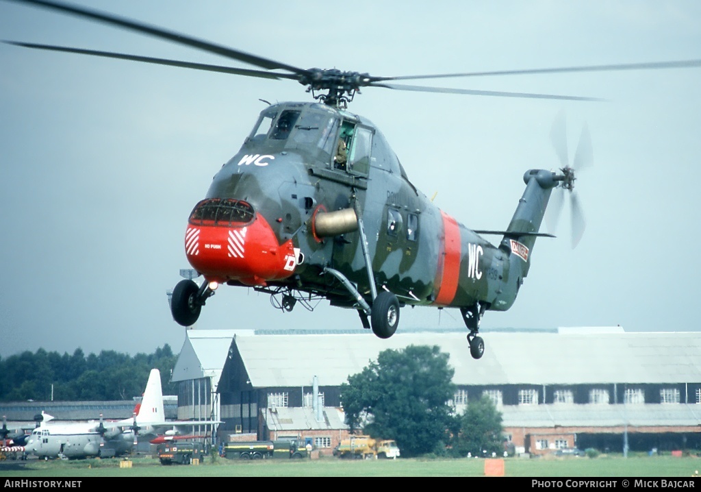 Aircraft Photo of XR519 | Westland WS-58 Wessex HC.2 | UK - Air Force | AirHistory.net #26386