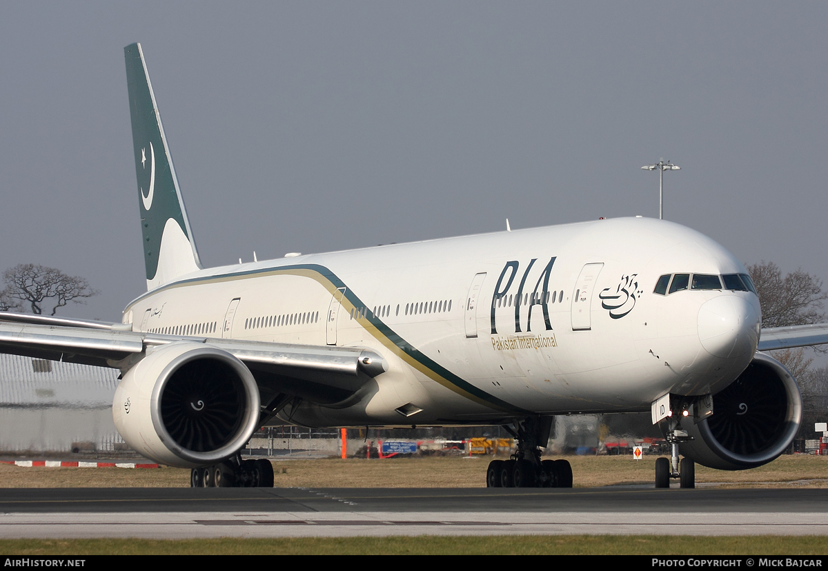 Aircraft Photo of AP-BID | Boeing 777-340/ER | Pakistan International Airlines - PIA | AirHistory.net #26456