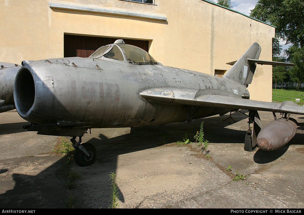 Aircraft Photo of 1910 | PZL-Mielec Lim-5 (MiG-17F) | Poland - Air Force | AirHistory.net #26530