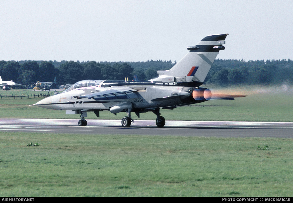 Aircraft Photo of ZA254 | Panavia Tornado F2 | UK - Air Force | AirHistory.net #26554