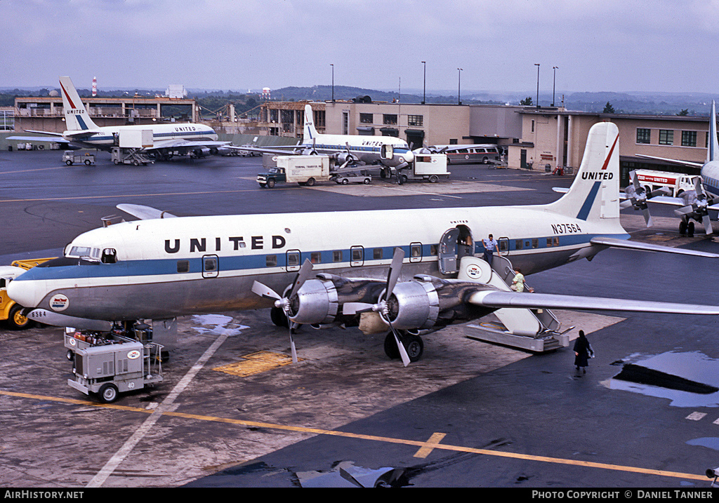 Aircraft Photo of N37564 | Douglas DC-6B | United Air Lines | AirHistory.net #27040