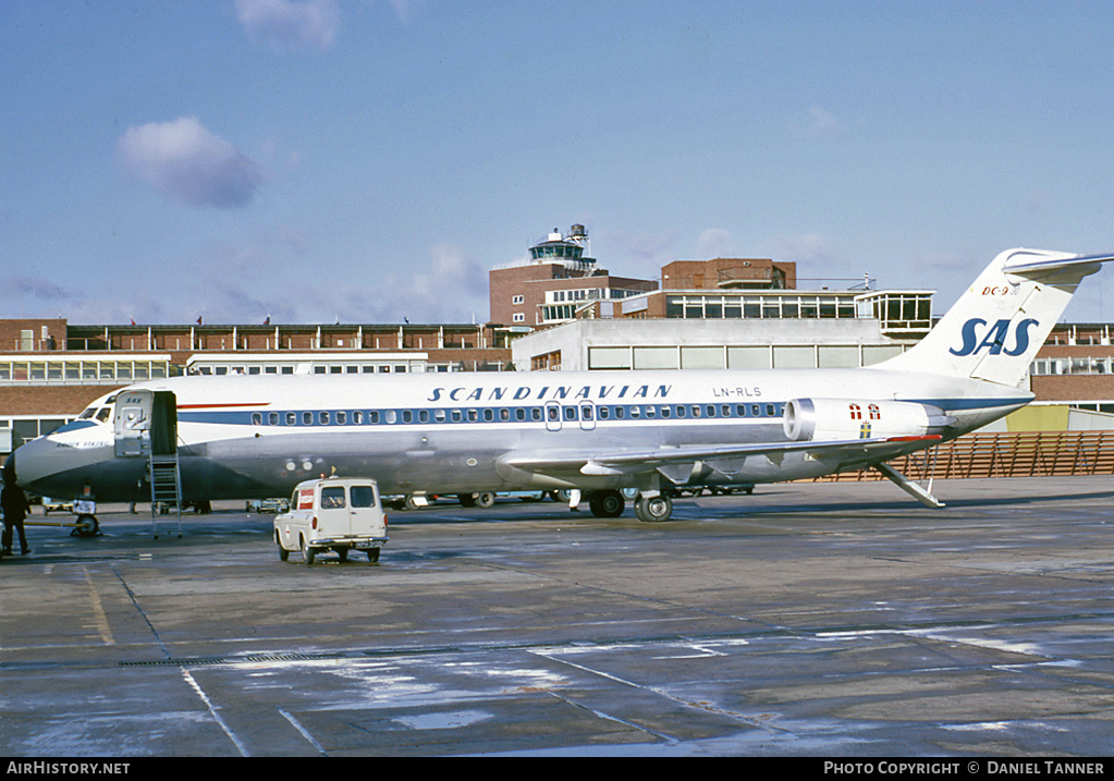 Aircraft Photo of LN-RLS | McDonnell Douglas DC-9-32 | Scandinavian Airlines - SAS | AirHistory.net #27383