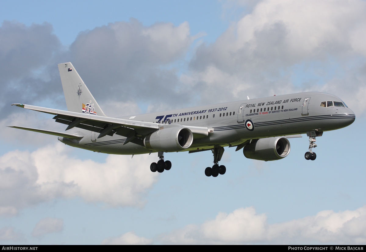 Aircraft Photo of NZ7571 | Boeing 757-2K2 | New Zealand - Air Force | AirHistory.net #27573