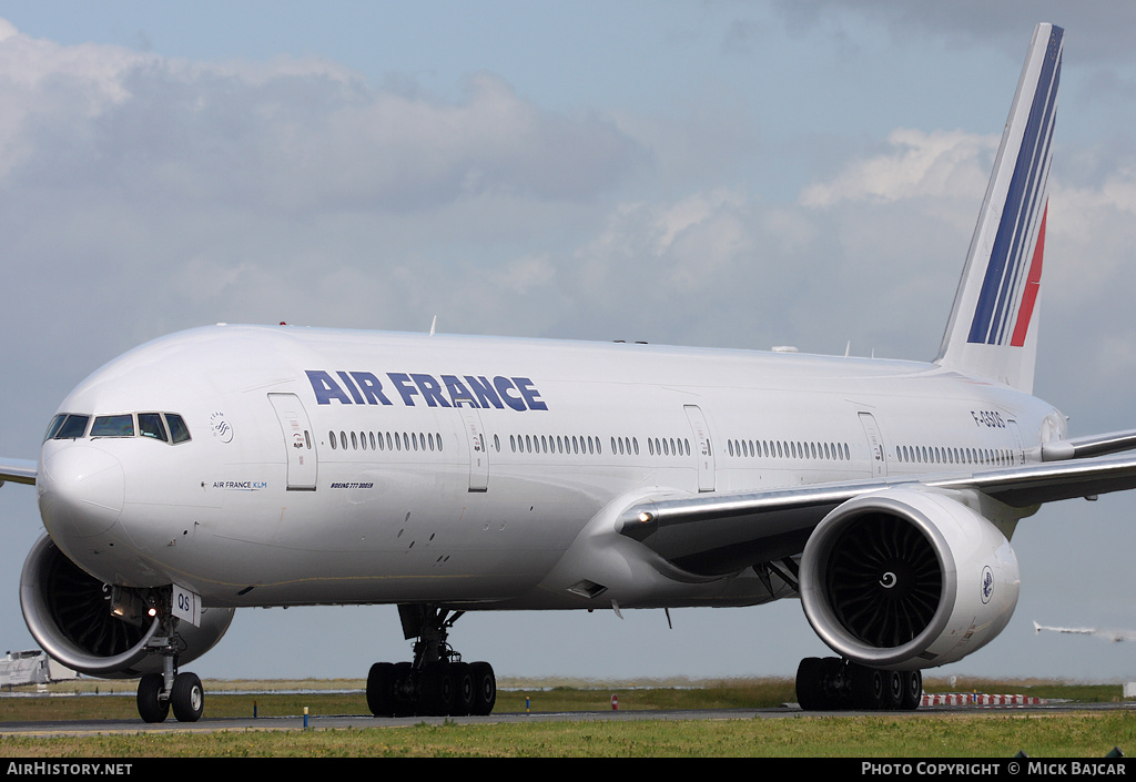 Aircraft Photo of F-GSQS | Boeing 777-328/ER | Air France | AirHistory.net #27916