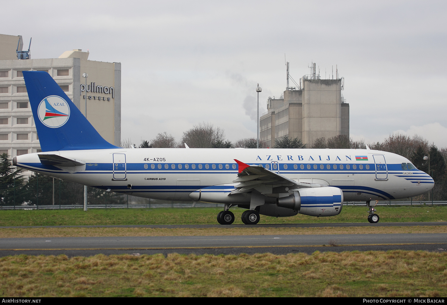 Aircraft Photo of 4K-AZ05 | Airbus A319-111 | Azerbaijan Airlines - AZAL - AHY | AirHistory.net #27929