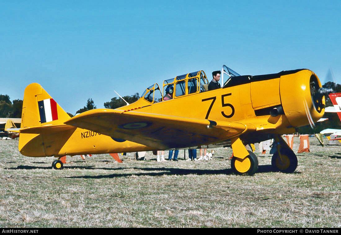Aircraft Photo of VH-HVD / NZ1075 | North American AT-6D Harvard III | New Zealand - Air Force | AirHistory.net #28394
