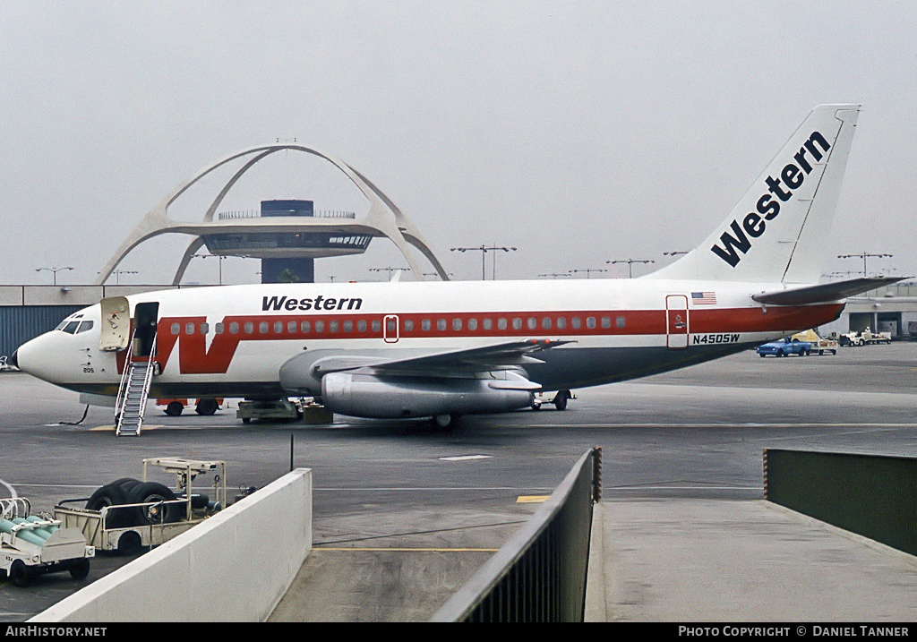 Aircraft Photo of N4505W | Boeing 737-247 | Western Airlines | AirHistory.net #28539