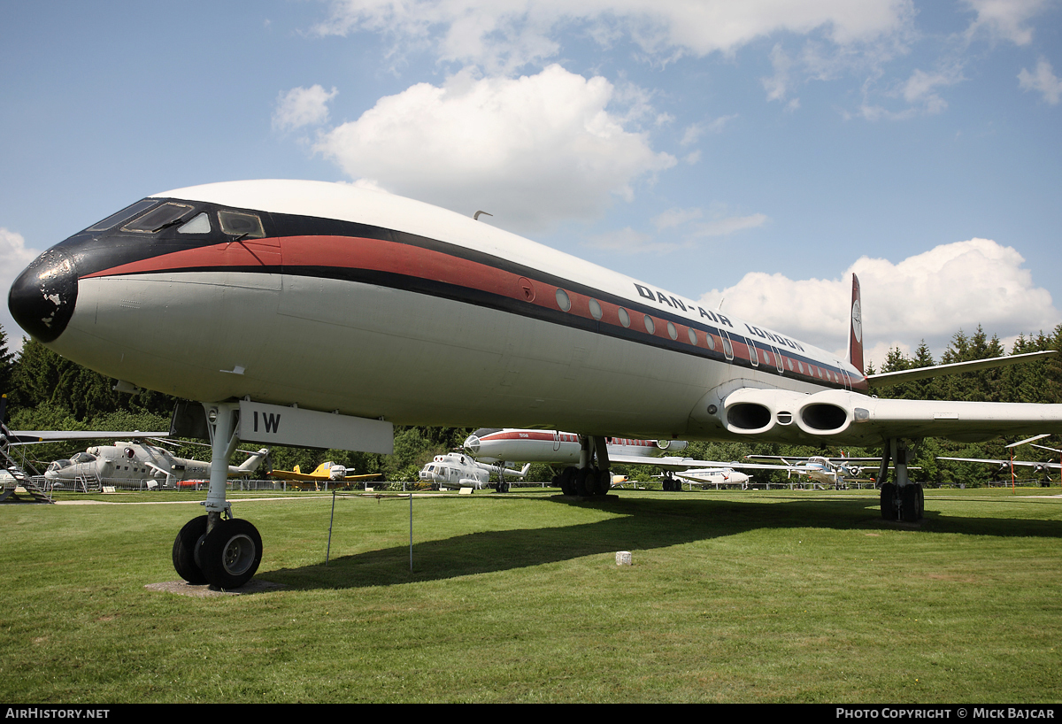 Aircraft Photo of G-BDIW | De Havilland D.H. 106 Comet 4C | Dan-Air London | AirHistory.net #30023