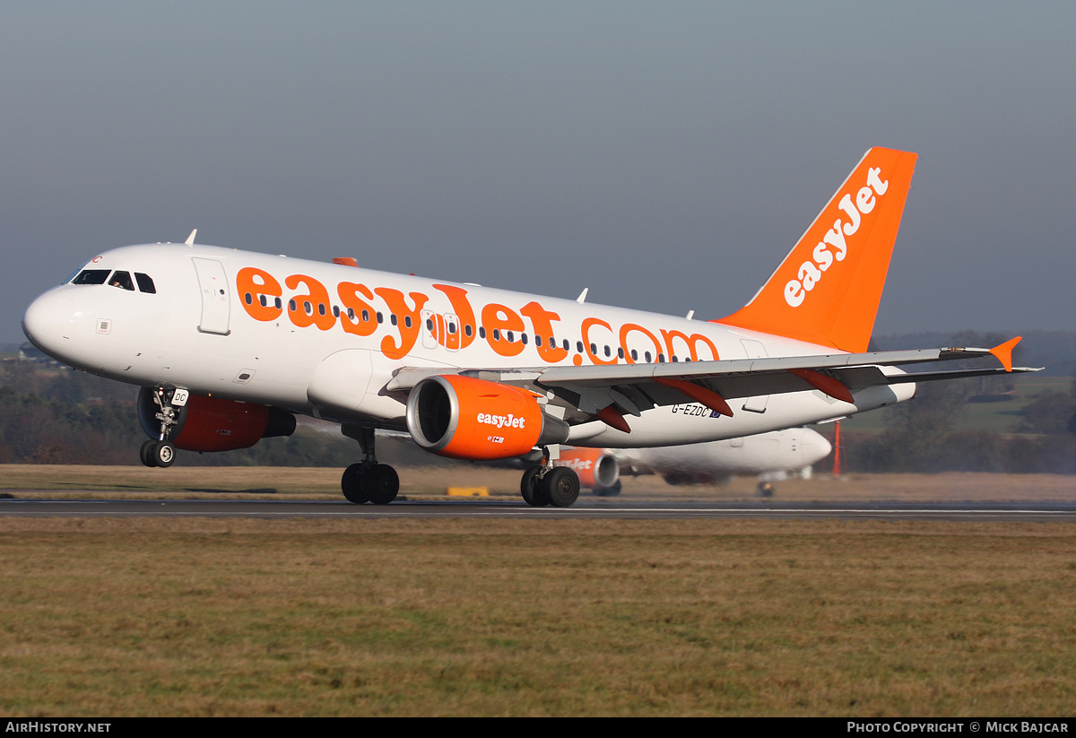 Aircraft Photo of G-EZDC | Airbus A319-111 | EasyJet | AirHistory.net #30346