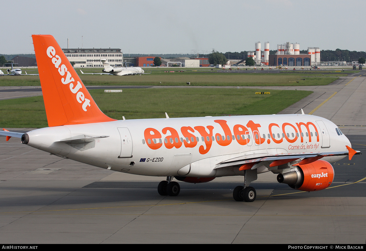 Aircraft Photo of G-EZDD | Airbus A319-111 | EasyJet | AirHistory.net #30402