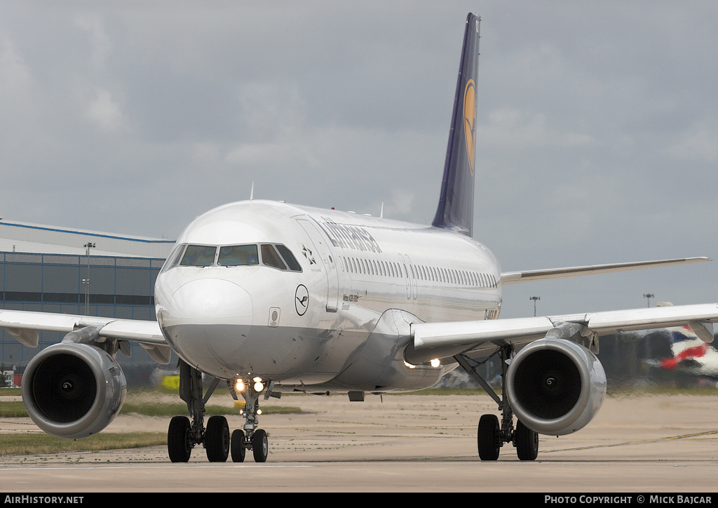 Aircraft Photo of D-AIQS | Airbus A320-211 | Lufthansa | AirHistory.net #30584