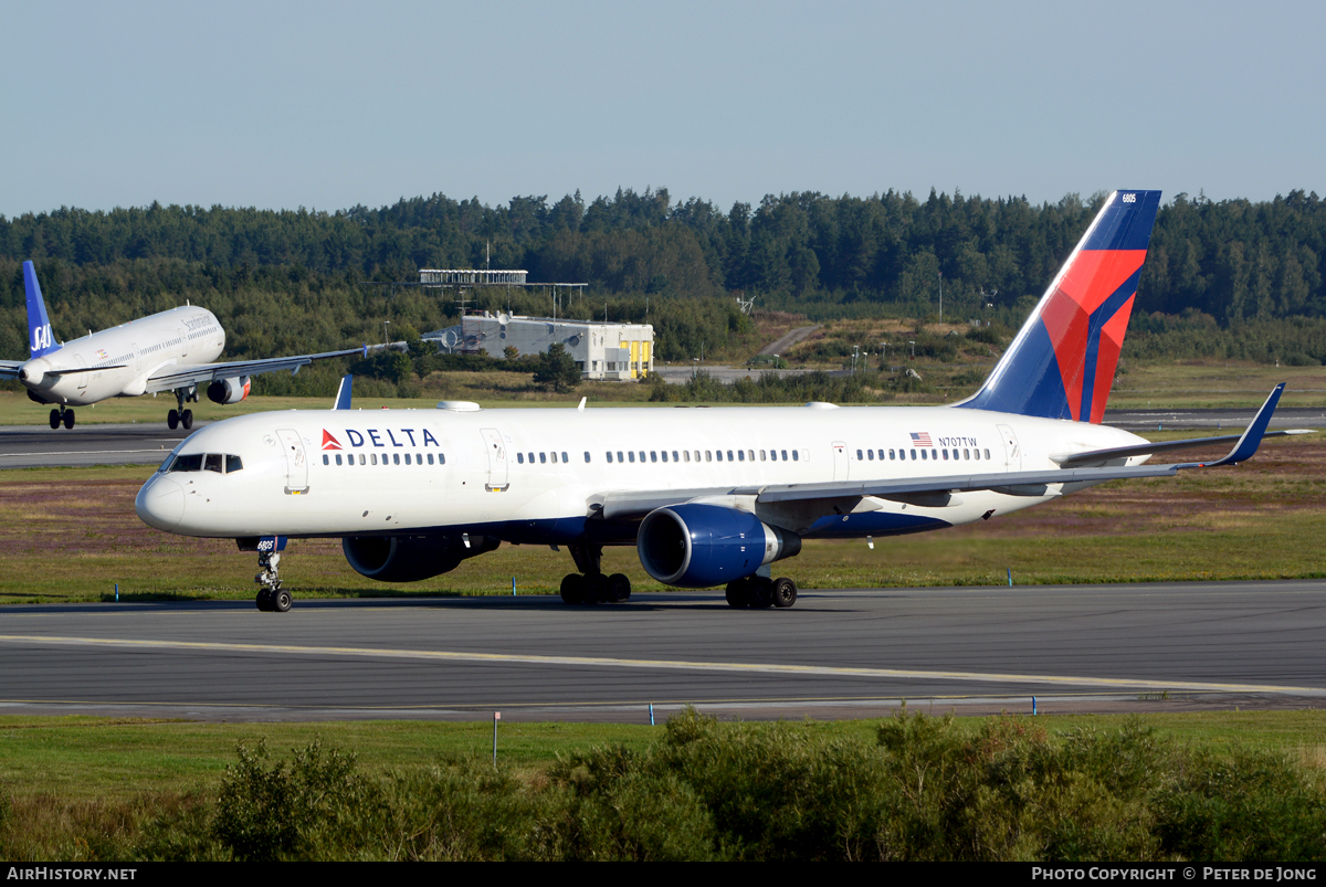 Aircraft Photo of N707TW | Boeing 757-2Q8 | Delta Air Lines | AirHistory.net #30703