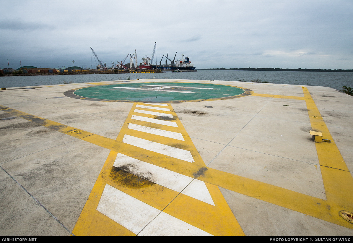 Airport photo of Puerto Bolívar - Heliport in Ecuador | AirHistory.net #30876
