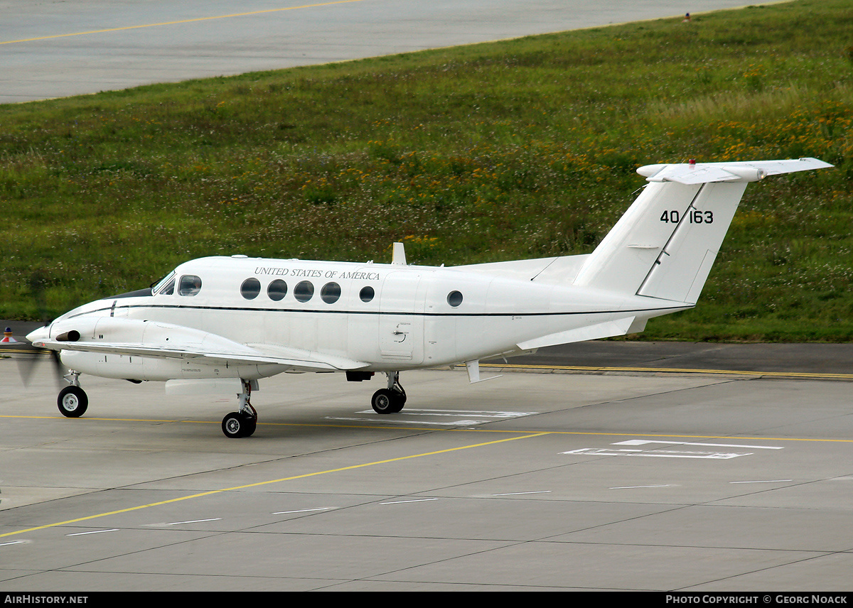 Aircraft Photo of 84-0163 / 40163 | Beech C-12U-3 Huron (B200C) | USA - Army | AirHistory.net #31355