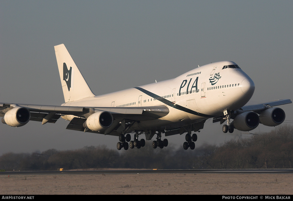 Aircraft Photo of AP-BAK | Boeing 747-240BM | Pakistan International Airlines - PIA | AirHistory.net #31365