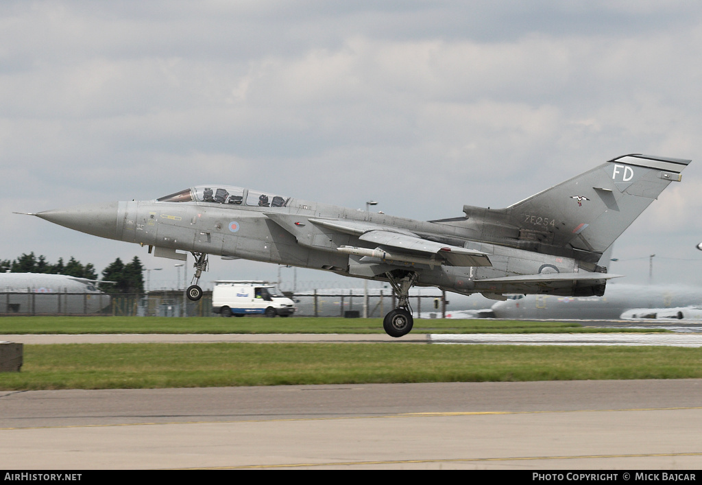 Aircraft Photo of ZE254 | Panavia Tornado F3 | UK - Air Force | AirHistory.net #32154