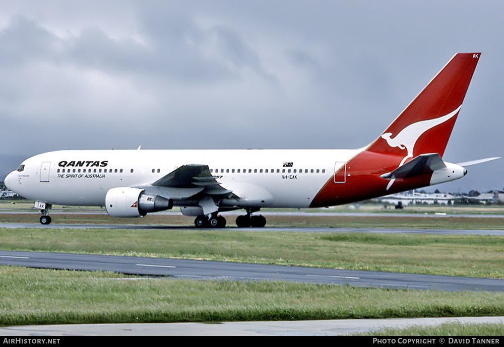 Aircraft Photo of VH-EAK | Boeing 767-238/ER | Qantas | AirHistory.net #32445