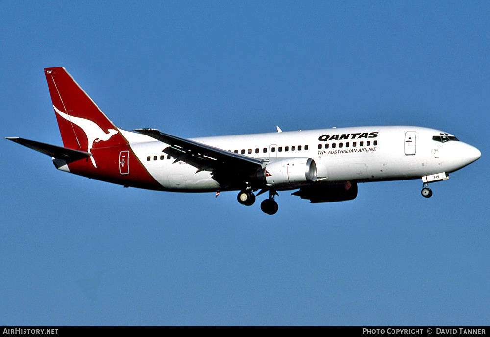 Aircraft Photo of VH-TAV | Boeing 737-376 | Qantas | AirHistory.net #32619