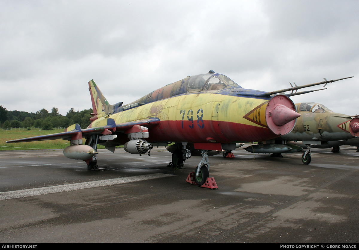 Aircraft Photo of 798 | Sukhoi Su-22M4 | East Germany - Air Force | AirHistory.net #32706