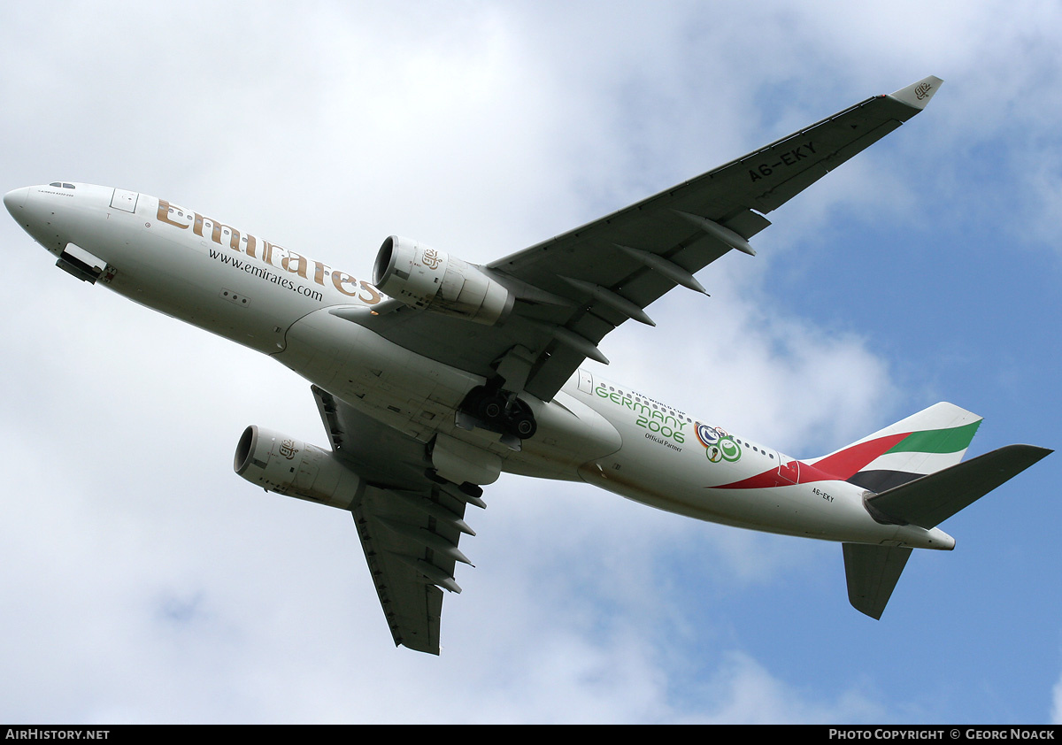 Aircraft Photo of A6-EKY | Airbus A330-243 | Emirates | AirHistory.net #32729