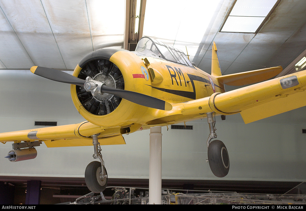 Aircraft Photo of 14915 | North American T-6G Texan | France - Air Force | AirHistory.net #33030