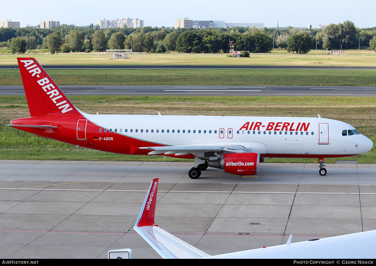 Aircraft Photo of D-ABDR | Airbus A320-214 | Air Berlin | AirHistory.net #33524