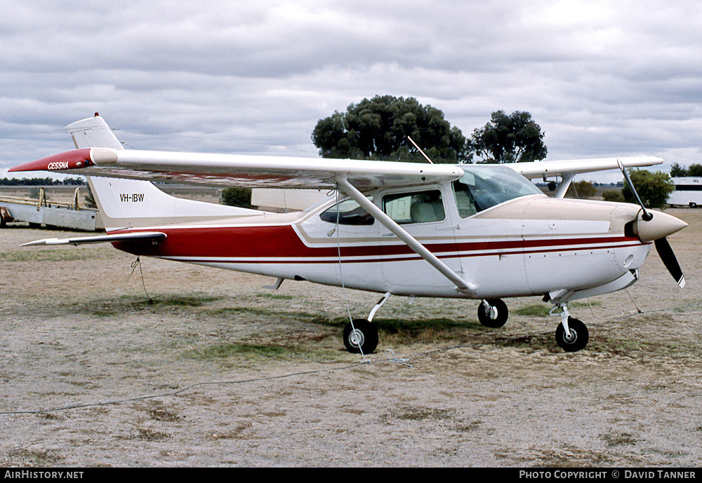 Aircraft Photo of VH-IBW | Cessna R182 Skylane RG | AirHistory.net #33832