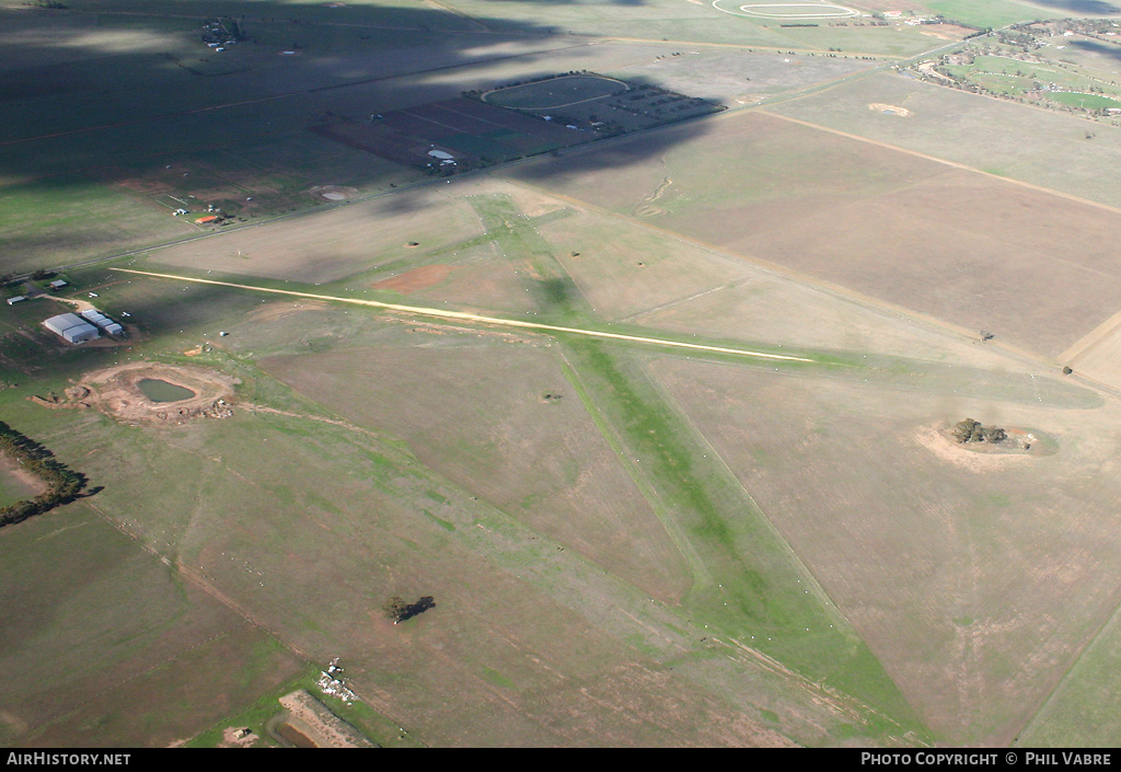Airport photo of Melton (YMEL) in Victoria, Australia | AirHistory.net #33849