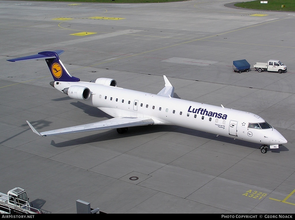 Aircraft Photo of D-ACPC | Bombardier CRJ-701ER (CL-600-2C10) | Lufthansa | AirHistory.net #34119