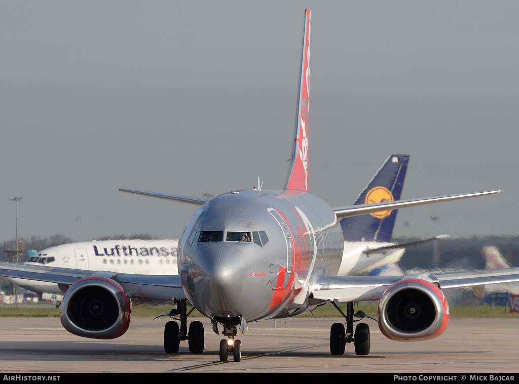 Aircraft Photo of G-CELS | Boeing 737-377 | Jet2 | AirHistory.net #35887