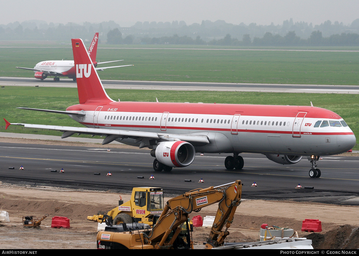 Aircraft Photo of D-ALSD | Airbus A321-211 | LTU - Lufttransport-Unternehmen | AirHistory.net #35959