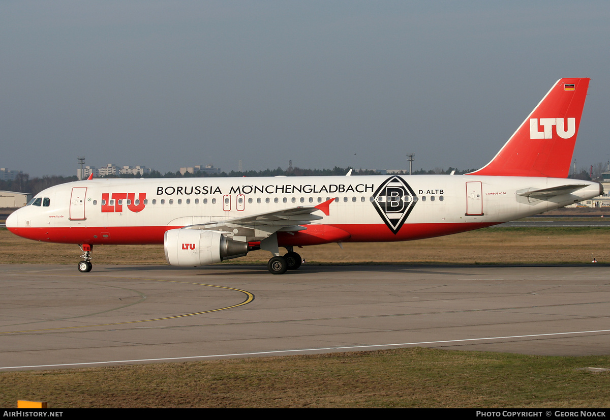 Aircraft Photo of D-ALTB | Airbus A320-214 | LTU - Lufttransport-Unternehmen | AirHistory.net #35960